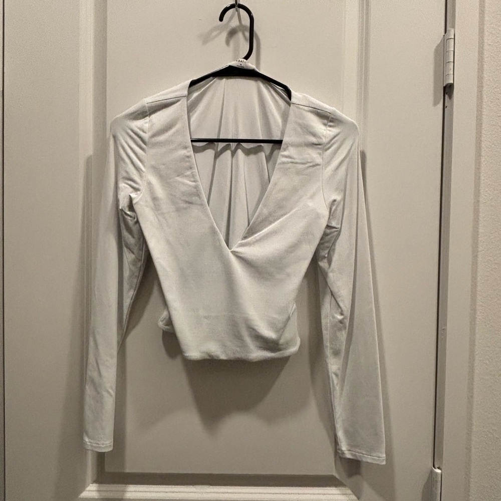 Aritzia White Deep V-Neck Long Sleeve Top